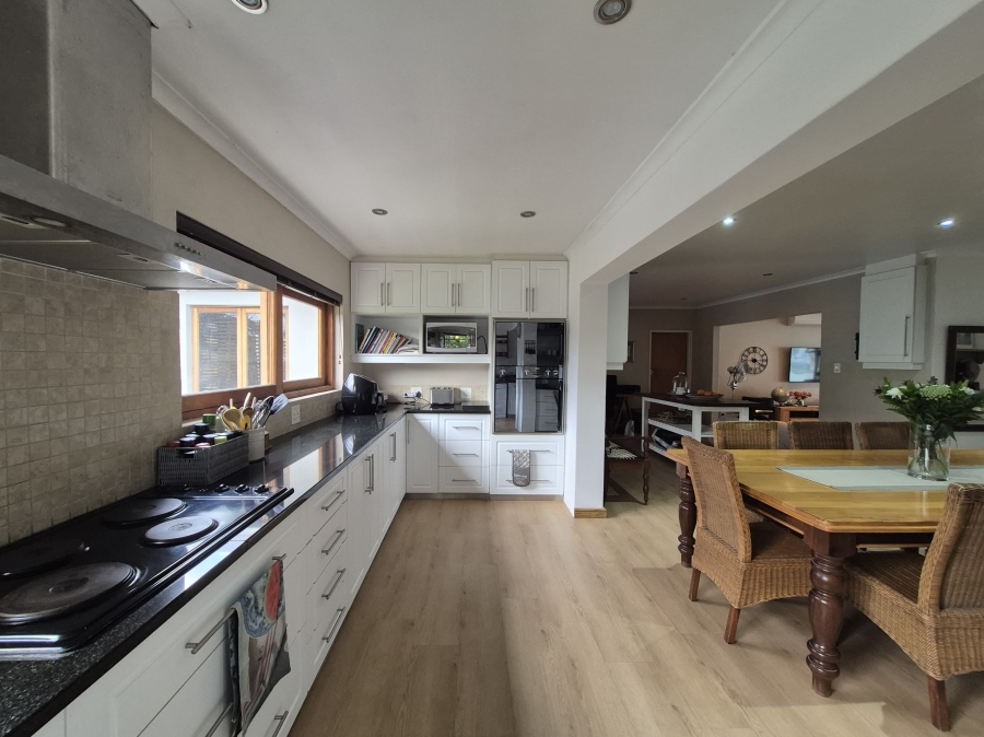 4 Bedroom Property for Sale in Panorama Western Cape